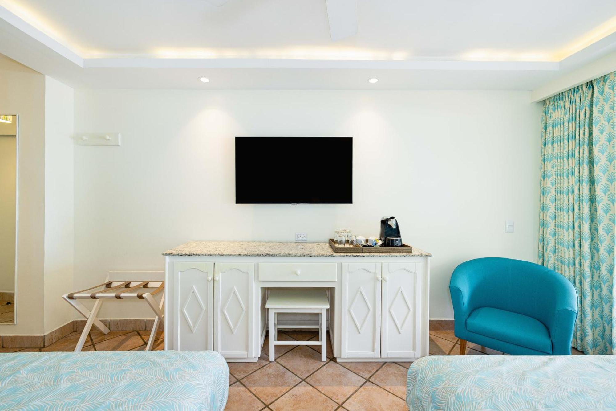 Hotel Tamarindo Diria Beach Resort Pokoj fotografie